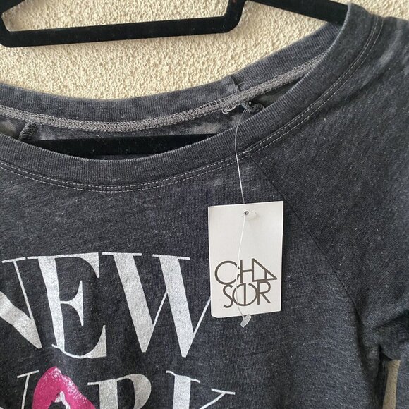 Chaser Revolve Top Black “NEW YORK XOXO" Lips Long Sleeve Sweater NEW Small - Picture 4 of 11